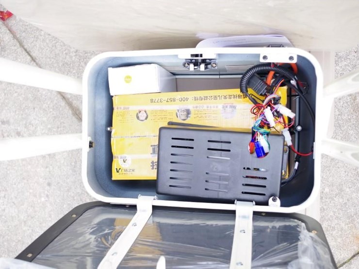 black-gold-electric-leisure-tricycle/mini-tourist-car/mini-golf-cart,-blue,-unused,-assembled-image-6