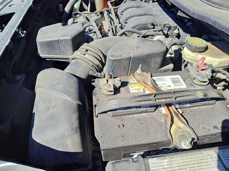 2016-ford-explorer-image-10