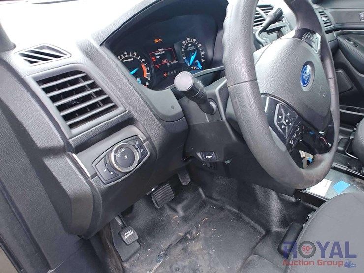 2017-ford-explorer-image-11