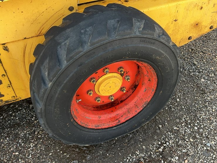 new-holland-ls190-image-17