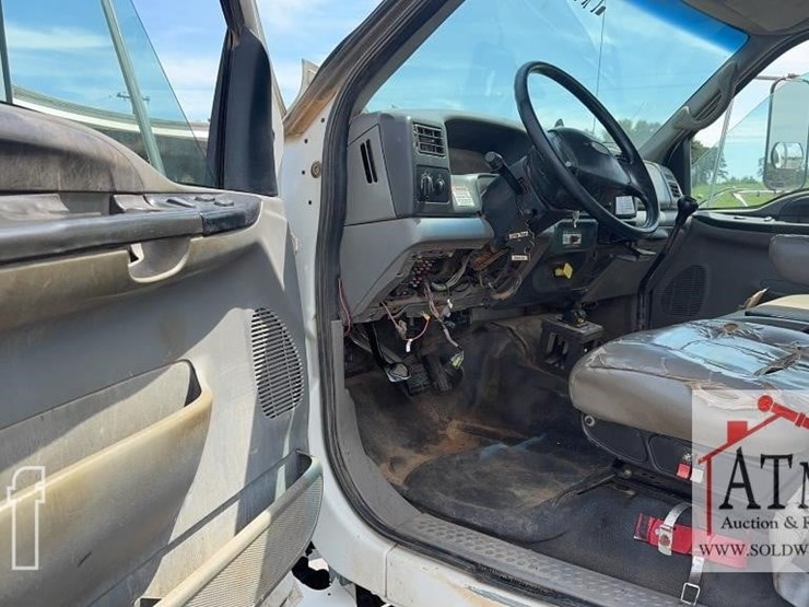 2007-ford-f750-image-16