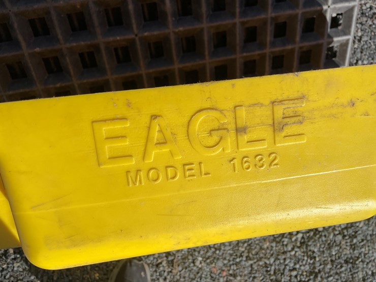 #5695-•-(4)-spill-containment-stations-image-4