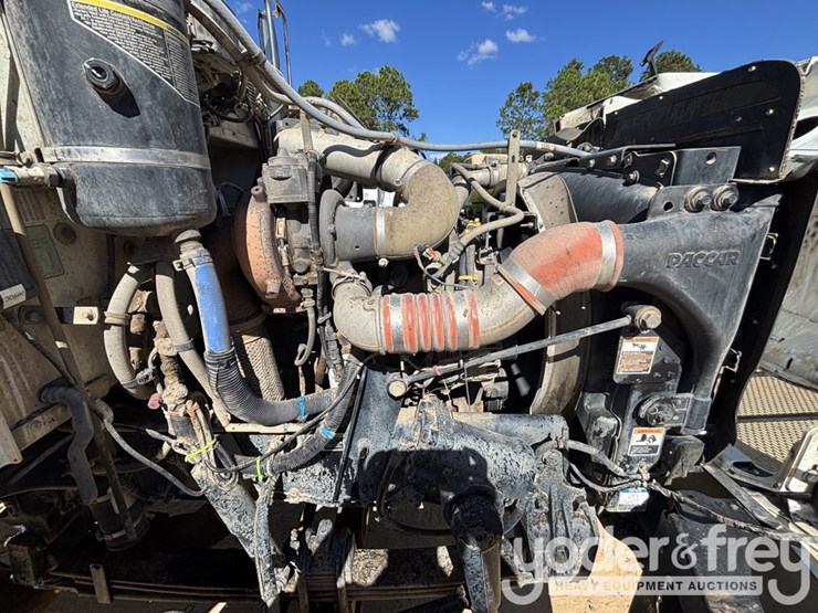 2020-peterbilt-348-image-14