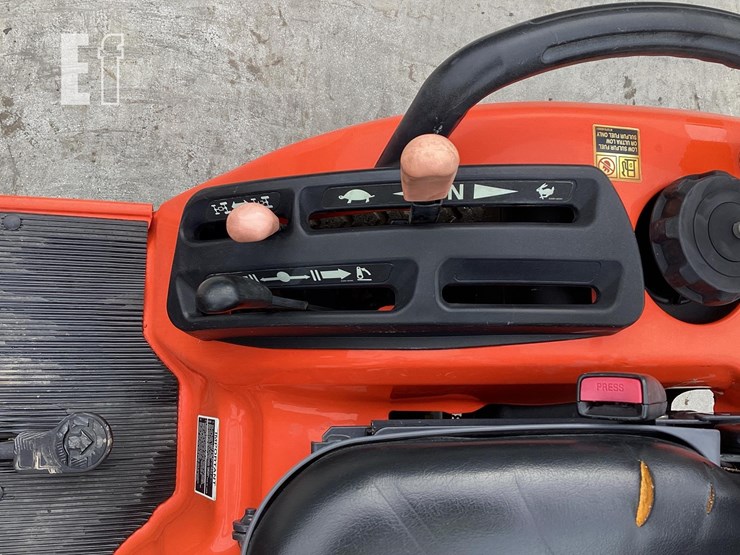 2010-kubota-bx2660-image-14