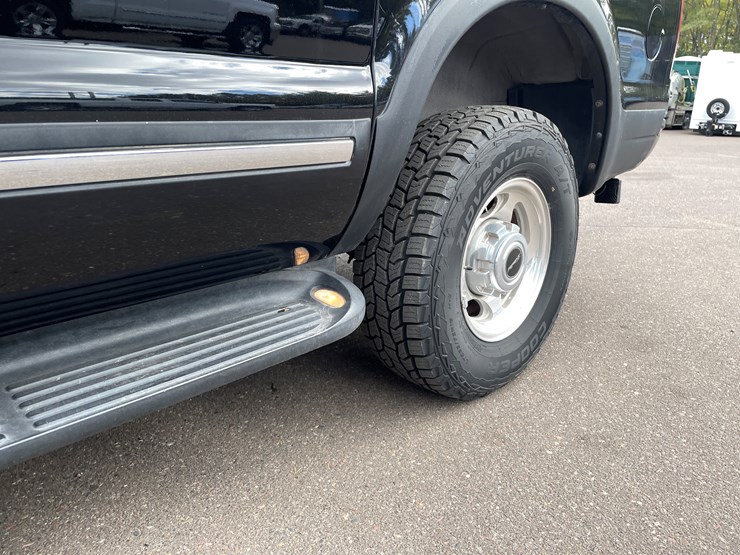 2003-ford-excursion-image-38