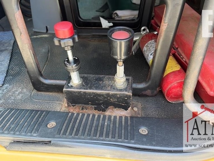 2004-international-durastar-4200-image-17