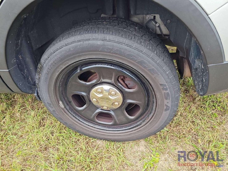 2016-ford-explorer-image-4