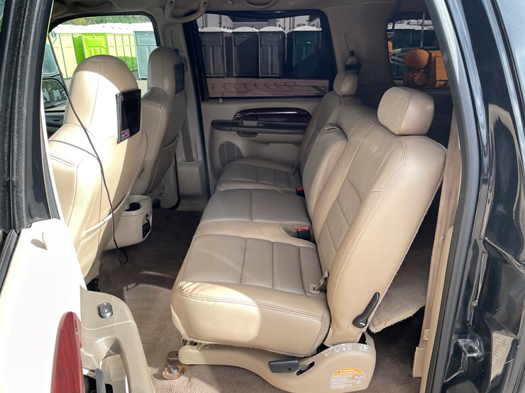 2003-ford-excursion-image-59