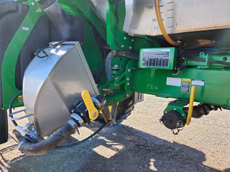 2014-john-deere-4940-image-23