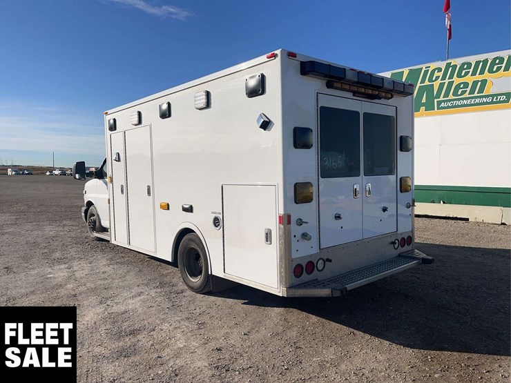 2017-chevrolet-express-s/a-ambulance-image-3