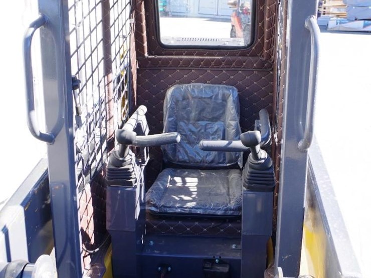 2025-cfg-industrial-skid-steer-loader-w/-cab,-rato-gasoline-engine,-30hp,-36"-bucket,-m/n-tk35r-image-4