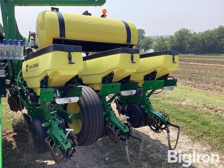 2019-john-deere-1765-image-19