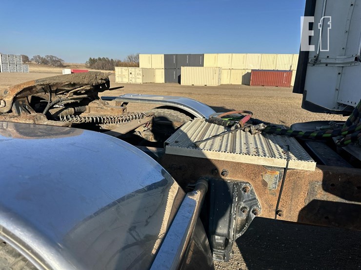 2014-peterbilt-386-image-10