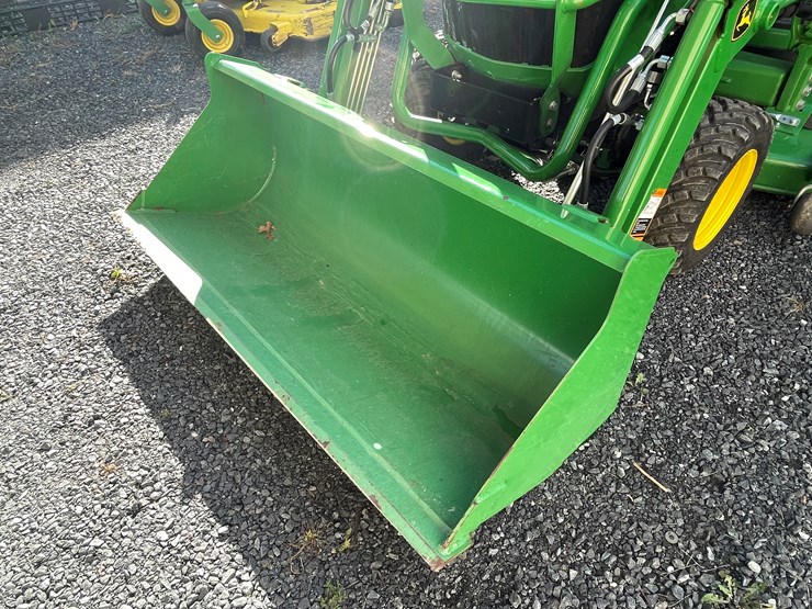 2024-john-deere-1025r-image-9