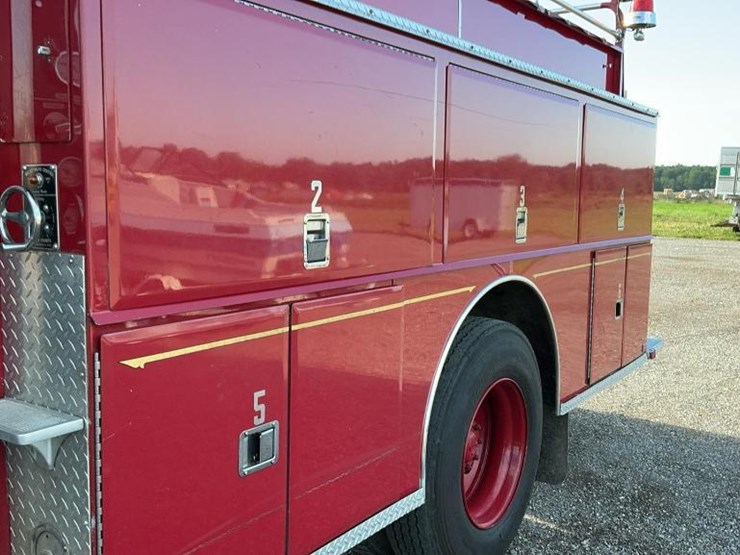 #2000-•-1982-sutphen-deluge-fire-engine-truck-detroit-diesel-6v92ta-image-38