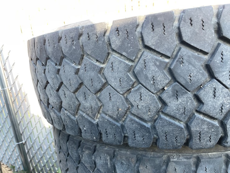 #5702-•-(5)-goodyear-g622-rsd19.5-tires-image-7