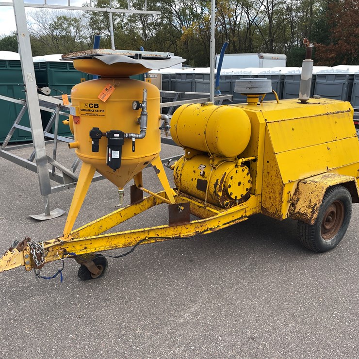 #4514 • Ingersoll Rand Gyro-Flo 160CFM Portable Air Compressor Sand Blaster