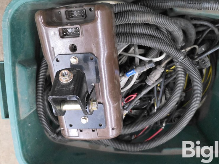 john-deere-brown-box-green-star-display-image-15