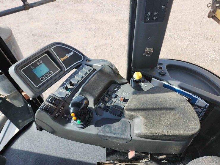 2013-agchem-9300-terragator-image-21