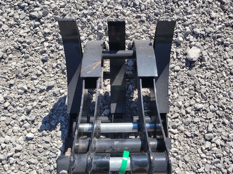 mini-excavator-grapple.-image-3