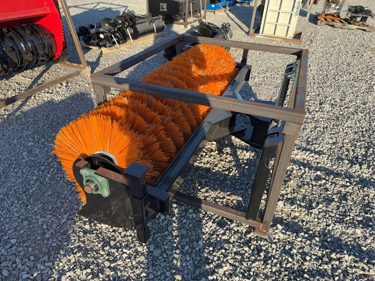 skid-steer-sweeper-image-4