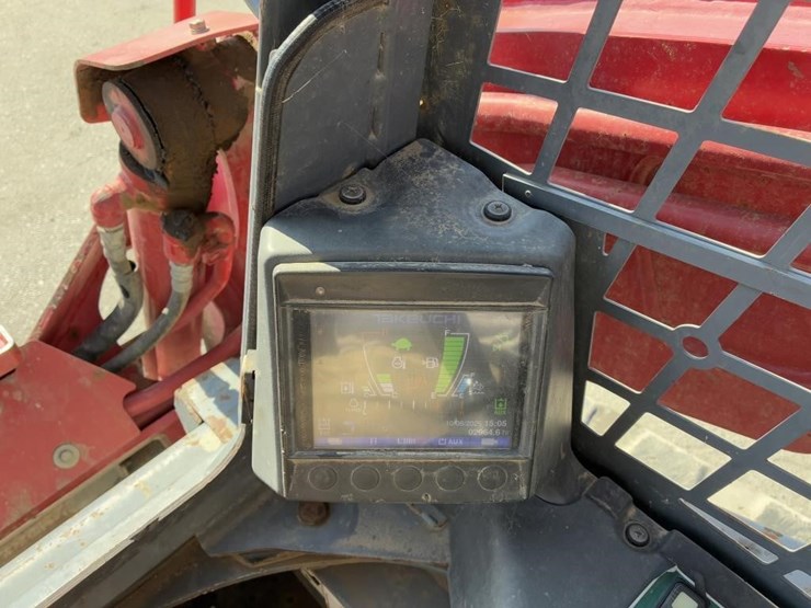 2017-takeuchi-tl12v2-image-17