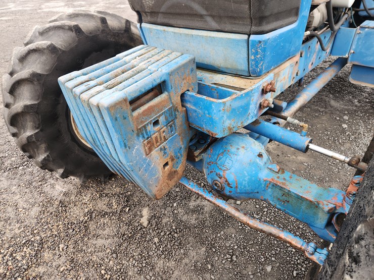 1341-ford-tractor-image-4