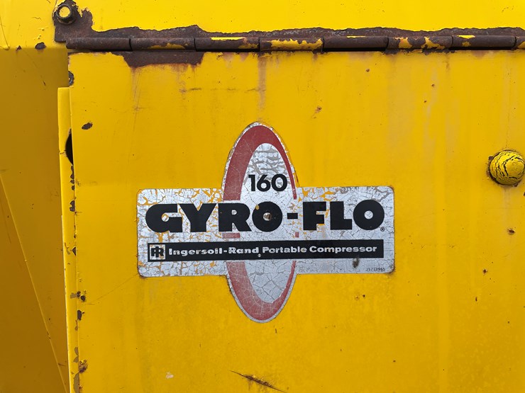 #4514-•-ingersoll-rand-gyro-flo-160cfm-portable-air-compressor-sand-blaster-image-32