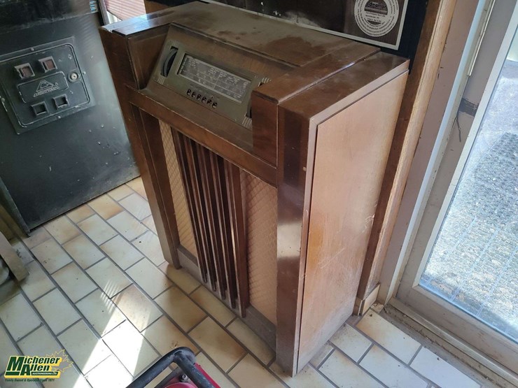 vintage-philco-radio-*some-damage-to-knobs*-image-4