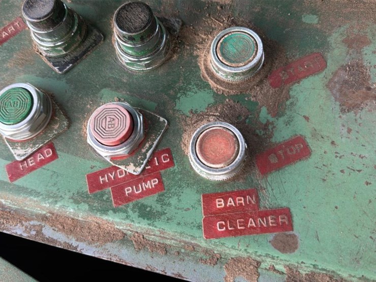 #115-•-debarker-cab-image-12