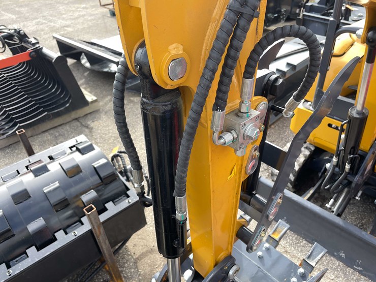 #14010-•-unused-cfg-qk18r-mini-excavator-(o12)-image-20