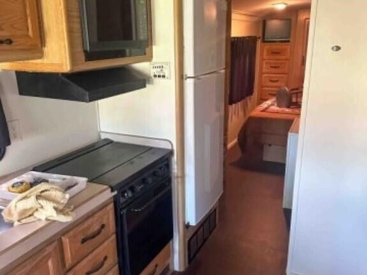 1998-pace-arrow-motor-home-image-4