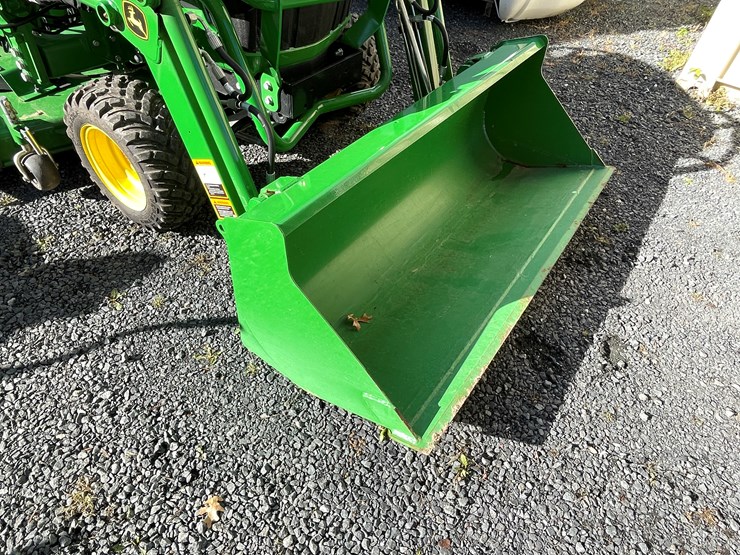 2024-john-deere-1025r-image-36