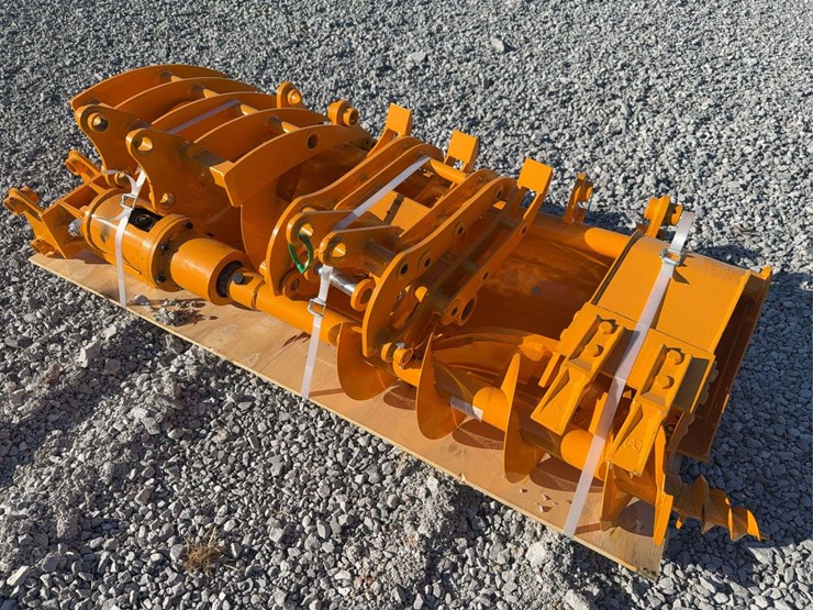 qty-(8)-cat-301-excavator-attachments-image-2