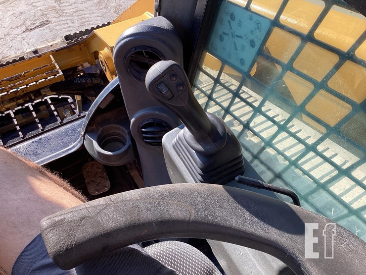 2021-caterpillar-289d3-image-17