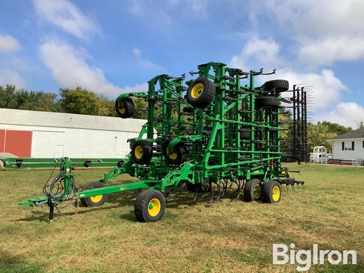 2022-john-deere-2230fh-image-1