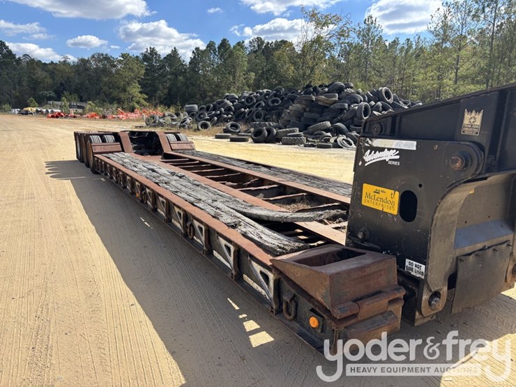 trailking-advantage-series-tri-axle-lowboy-image-7