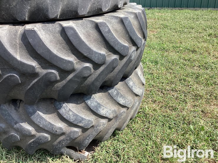 2)-16.9r30-tires-&-(1)-13.6-24-image-16