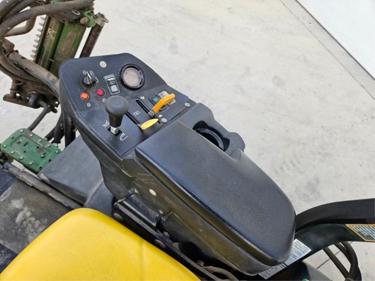 john-deere-3225c-image-30