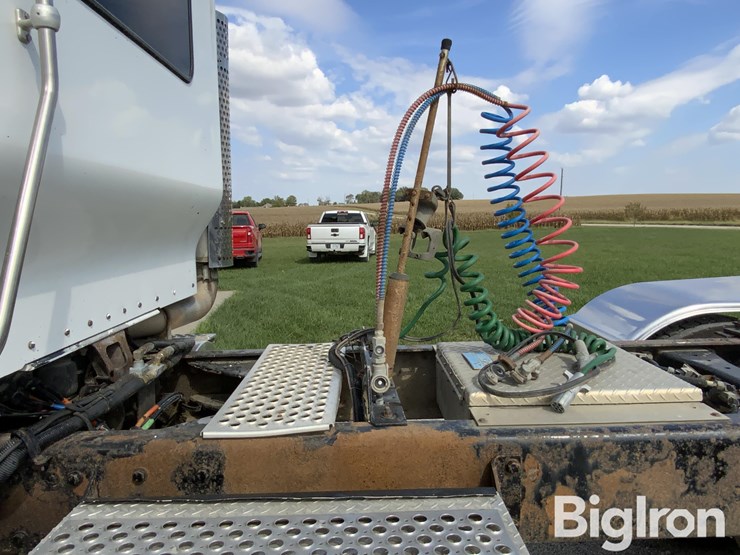 2005-kenworth-w900-image-20