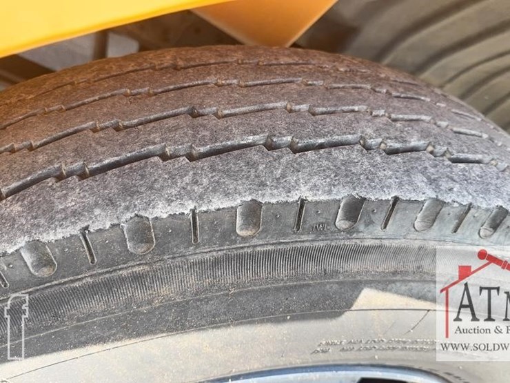 2004-international-durastar-4200-image-12