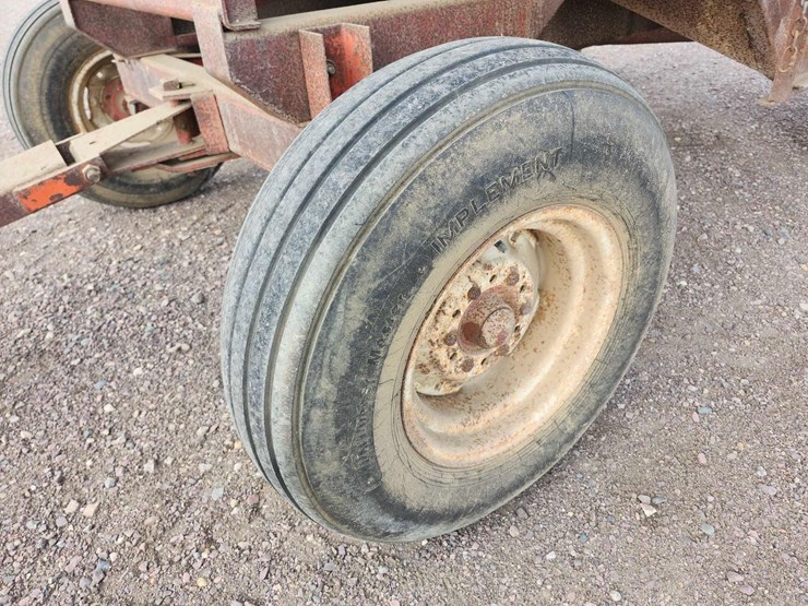 kory-farm-equipment-gravity-wagon-image-18