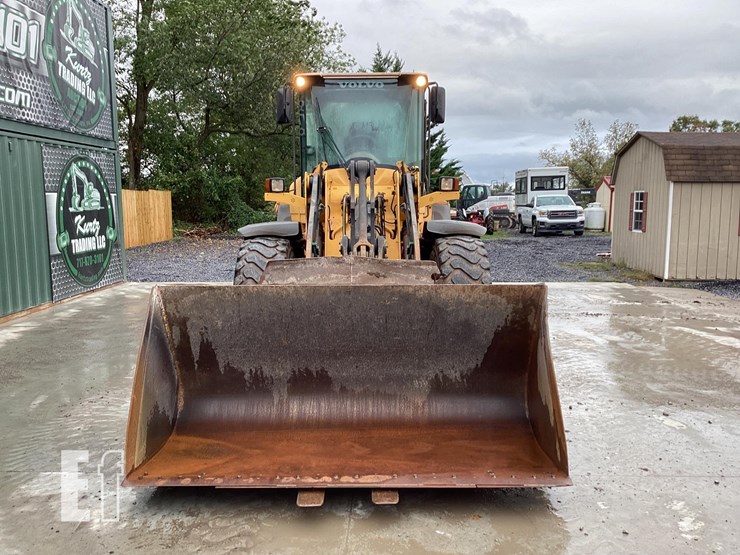 2012-volvo-l70f-image-11