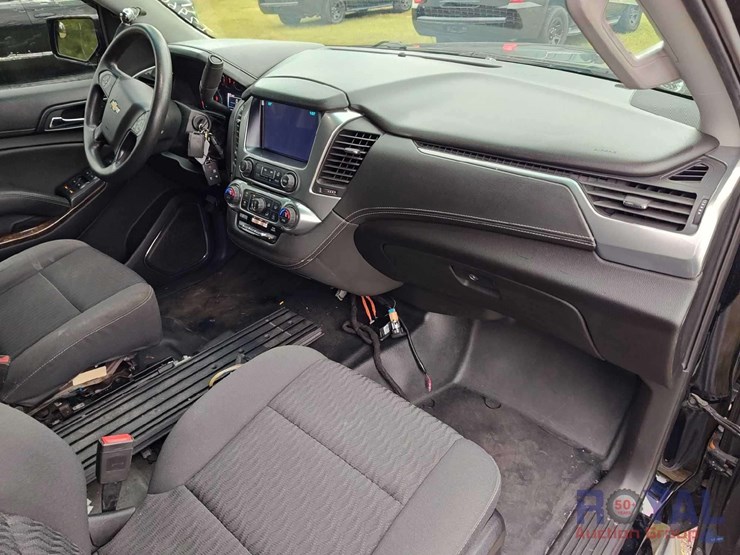 2018-chevrolet-tahoe-image-24