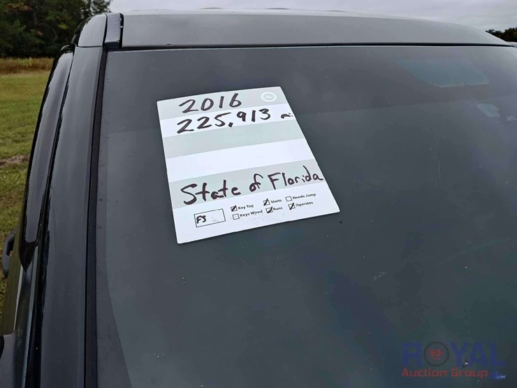 2016-ford-explorer-image-34