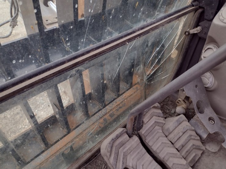 volvo-ec220e-lr-image-9