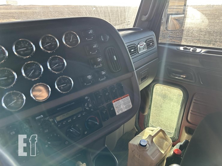 2014-peterbilt-386-image-30
