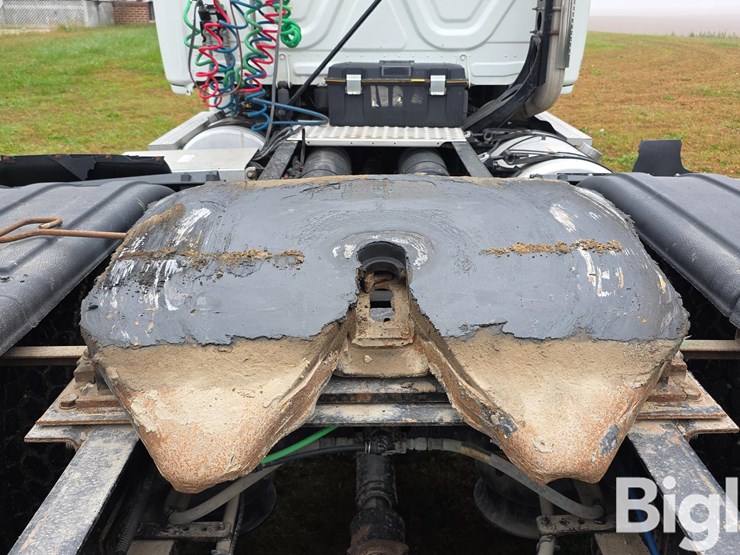 2016-freightliner-cascadia-125-image-20