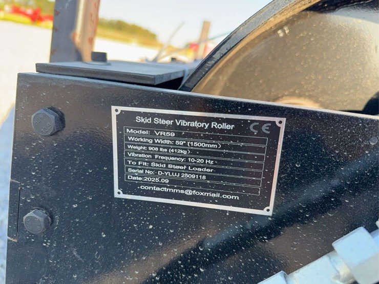 skid-steer-vibratory-roller-image-4