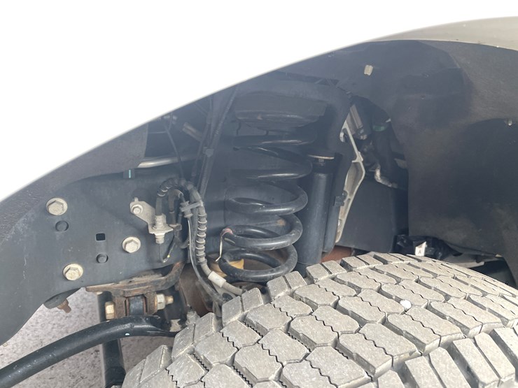 2023-ford-f450-platinum-image-17